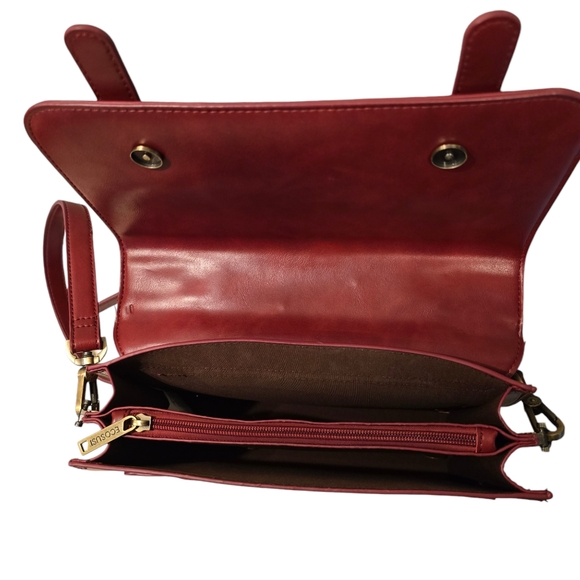 Ecosusi Vegan Leather handbag with shoulder strap and detachable bow detail Red - Picture 5 of 7